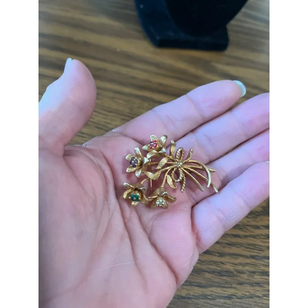 Mylu signed brushed gold tone rhinestone flower bouquet brooch vintage